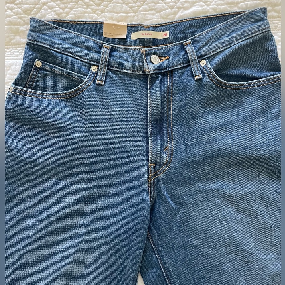 Levi's ‘94 Baggy Women’s Jeans - Picture 2 of 9